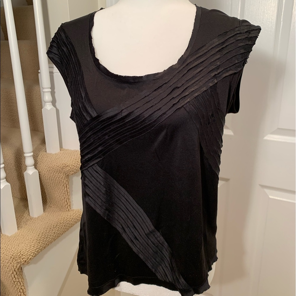NWOT, Silk black top w cool detail